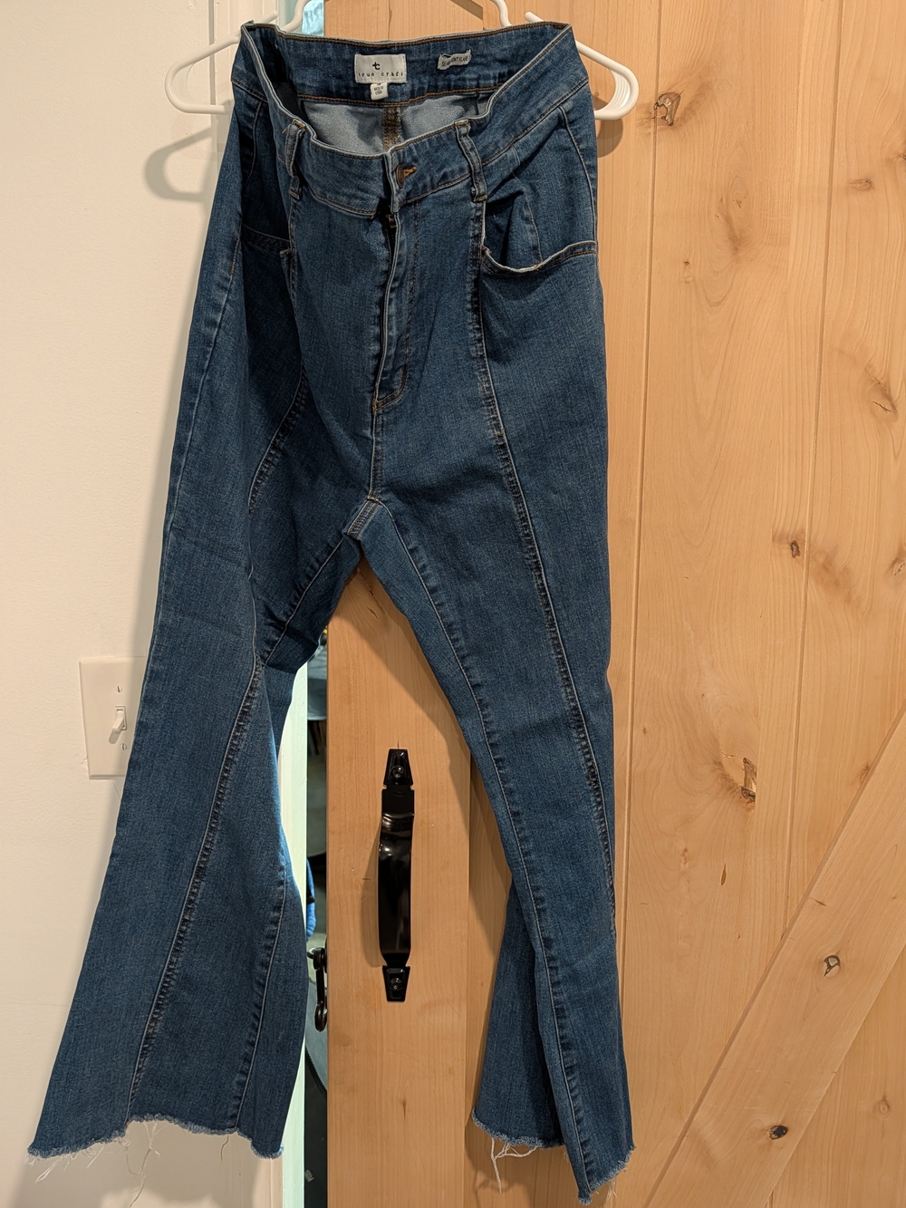 True Craft Mid-Rise Blue Vertical Front Seam Flare Jeans - Picture 3 of 4